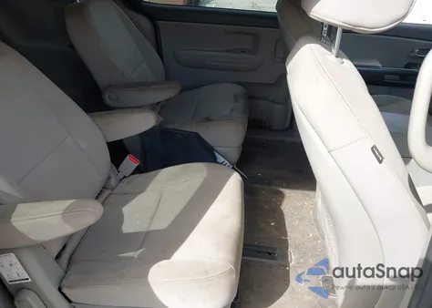 2015 Kia Sedona Lx из США, поврежденный, VIN KNDMB5C10F6039688